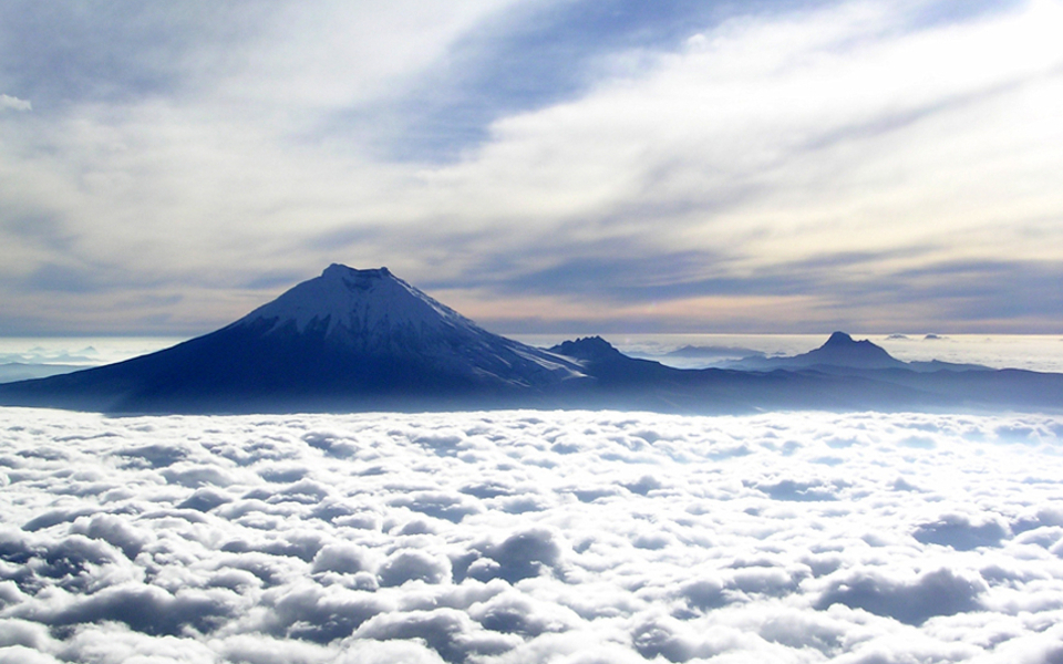ecuadorVolcanoes2